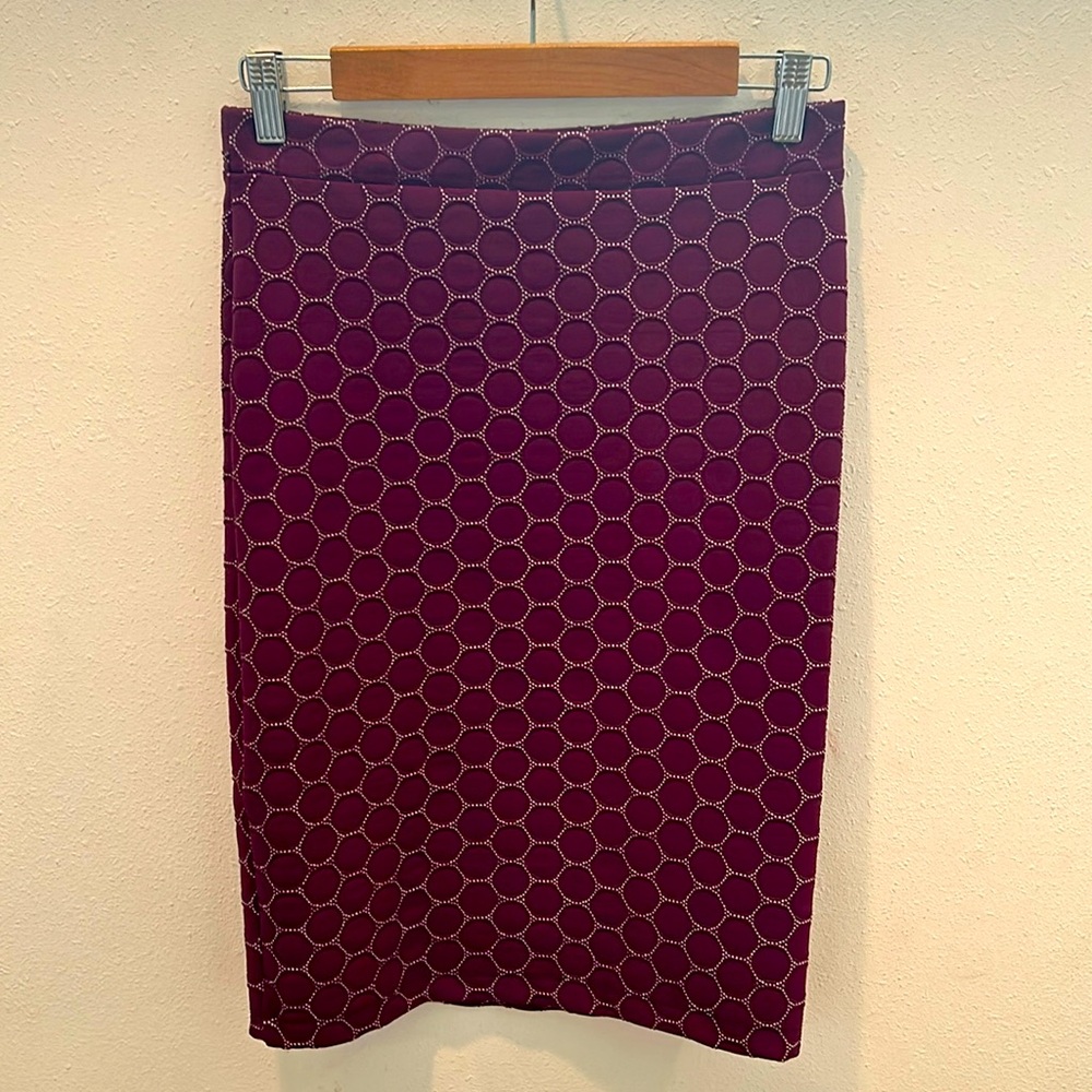 Stretchy pencil skirt by Leota